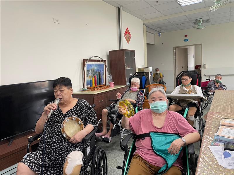 卡拉OK歡唱,宜福住宿長照機構