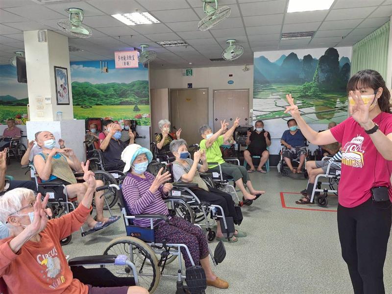 體適能活動,宜福住宿長照機構