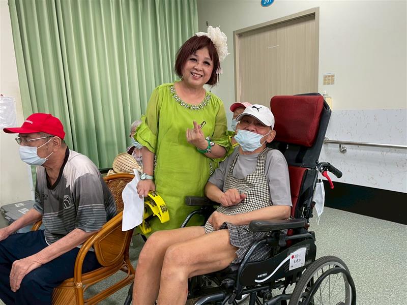 龍昇輕音樂團蒞臨宜福,宜福住宿長照機構